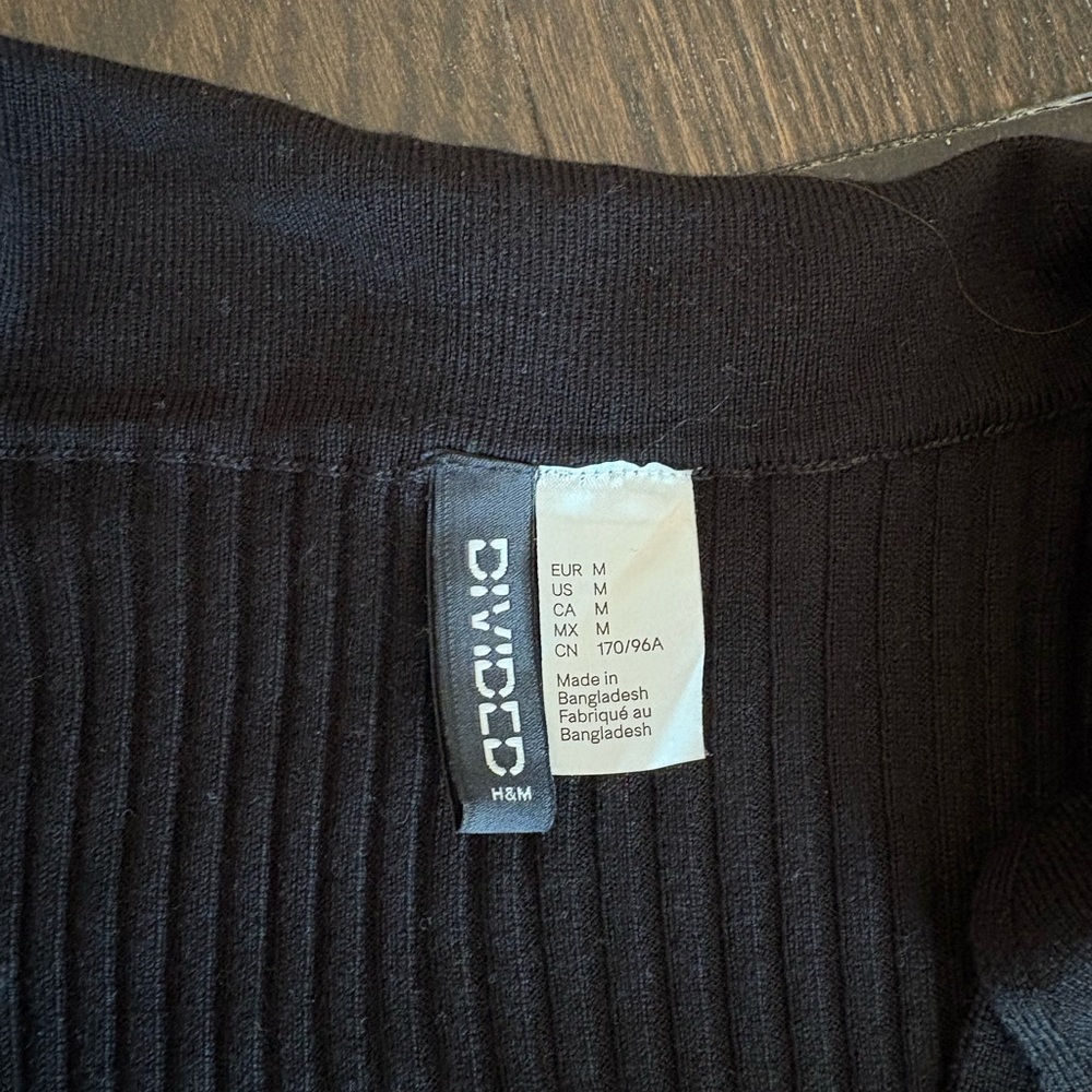 H&M Black Ribbed Top - Picture 2 of 2
